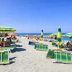 La Baia Di Nettuno Il Gatto E La Volpe ヴェネーティコ