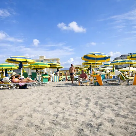 Aparthotel La Baia Di Nettuno Il Gatto E La Volpe