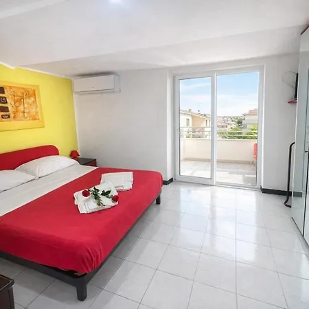 Aparthotel La Baia Di Nettuno Il Gatto E La Volpe 3*